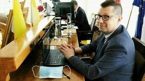 Miejski radny mówi radnym dzielnicowym, co powinni zrobić