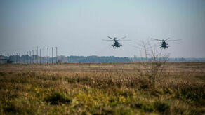 Wojsko na terenie dawnego lotniska w Białej Podlaskiej