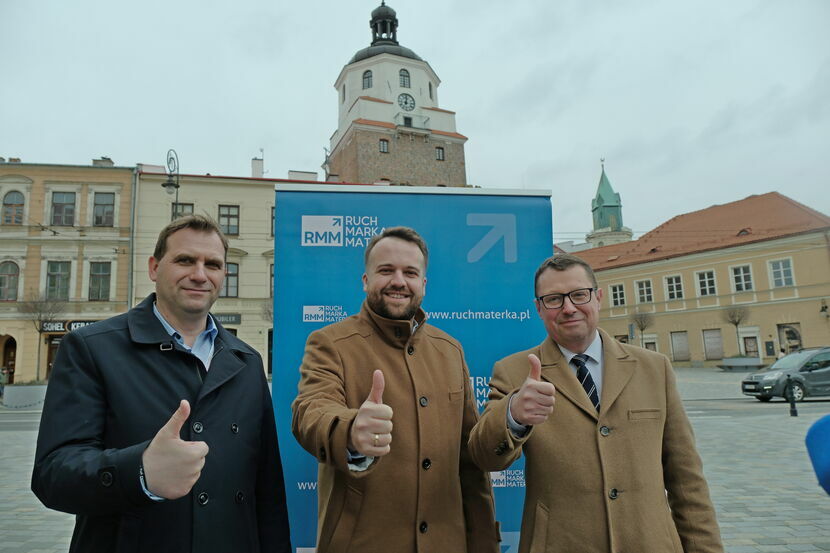 Za budowę lubelskich struktur Ruchu Marka Materka (na zdjęciu w środku) odpowiada wiceprzewodniczący Rady Miasta Lublin Marcin Nowak (z prawej)