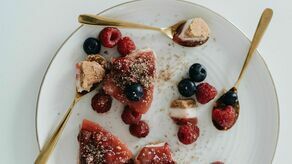 Babeczki, serniki i mazurki. Wielkanocne przepisy wybiera Waldemar Sulisz