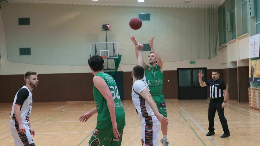 Dariusz Gaweł (z piłką) to lider Basketball Fever