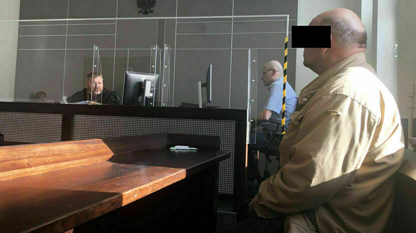 Pierwszy wyrok dla Wiesława Ś. został wydany w trybie nakazowym na posiedzeniu bez udziału stron. Po odwołaniu myśliwy musiał zasiąść na ławie oskarżonych. 