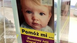 Smutne chore dziecko z internetu prosi o pieniądze. Do kogo trafia zawartość puszki? Wideo