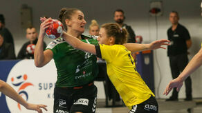 Aleksandra Tomczyk (w żółtym stroju) została nową zawodniczką MKS FunFloor Lublin