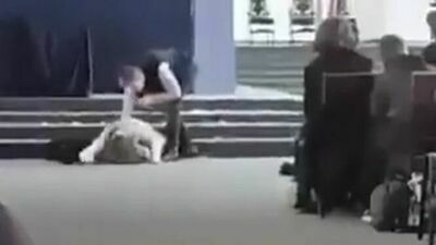  „Jesteś moim kundlem” i „zamknij ryj szmato”. To rekolekcje w kościele