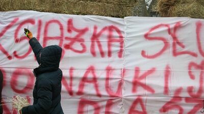 Protest przed stadniną w Janowie Podlaskim trwa. Grożą masowym odejściem z pracy