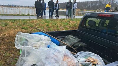 Ludzie, worki, rękawiczki i... zrobiło się czysto. W Zamościu wzięli się za wiosenne porządki