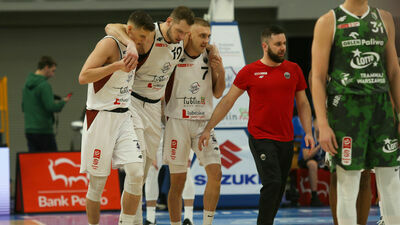 To może być kluczowy moment sezonu – Roman Szymański opuszcza parkiet z poważną kontuzją w trakcie meczu z Legią Warszawa
