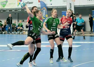 MKS FunFloor – Piotrcovia  32:28. Roszak pokazała klasę