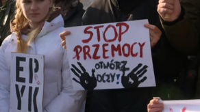 Marsz milczenia po śmierci 16-letniego Eryka. Koledzy pobitego nastolatka sprzeciwiają się przemocy