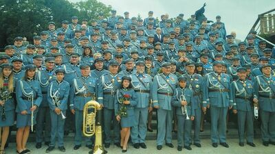 Kiedy były rektor politechniki zakłada mundur. Po co robią to Piłsudczycy?