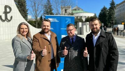 Marcin Nowak drugi z prawej