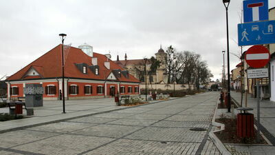 Radni gminy Końskowola zobligowali wójta do złożenia wniosku o przywrócenie praw miejskich, dbając jednocześnie o to, by żeby nie doszło do tego zbyt wcześnie. Zgodnie z wolą "Zielonego Powiśla" prawa miejskie powinny być odzyskane po zakończeniu obecnej, przedłużonej kadencji samorządu 