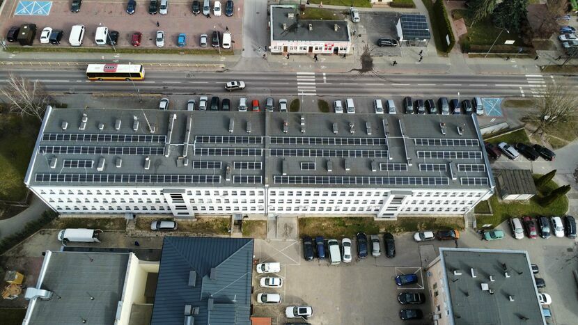Panele zostały zamontowane dachu przyszpitalnej przychodni na ul. Kilińskiego. Produkowana przez nie energia nie jest odprowadzana do sieci, tylko przeznaczana na własne potrzeby szpitala.