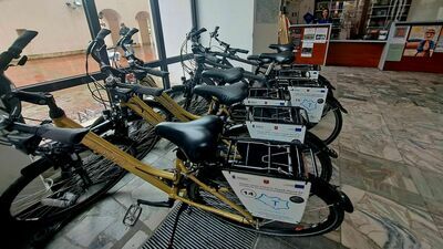 W punkcie IT na parterze zamojskiego ratusza jest w tej chwili kilka rowerów, ale gdy sezon turystyczny rozkręci się na dobre, sprowadzonych ich tutaj zostanie więcej
