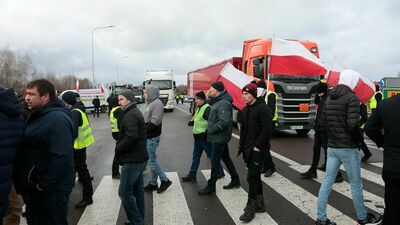 Rolnicy protestują przeciwko importowi zbóż z Ukrainy  