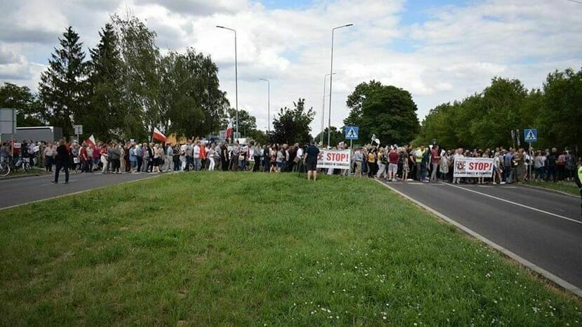 Kilka lat temu na znak protestu przeciwko spalarni mieszkańcy Zamościa, ale też m.in. sołectw Szopinek i Kalinowice organizowali pikiety i blokady drogi krajowej nr 74