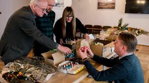 Prace nadesłane na tegoroczny konkurs oceniała komisja pod przewodnictwem Andrzeja Urbańskiego, kustosza Muzeum Zamojskiego (na zdjęciu pierwszy z lewej)
