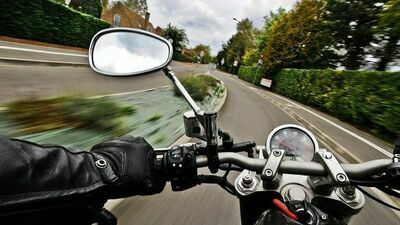 Pirat na motocyklu. W aplikacji nie zobaczył ostrzeżenia o kontroli 