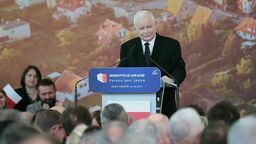 Prezes PiS Jarosław Kaczyński podczas spotkania w Janowie Lubelskim