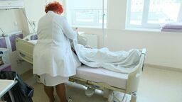 Nie całuj ciotki przy świątecznym stole. Mamy kolejną falę grypy