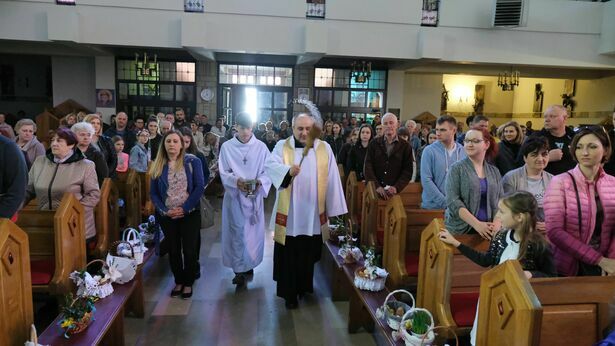 Blessing of Foods and Resurrection.  Dates and hours in churches in Lublin