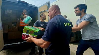 W transporcie, który kilkoma wielkimi busami dotarł w sobotę do Zamościa było mnóstwo medykamentów i sprzętu medycznego z przeznaczeniem do frontowych szpitali, ale również dary dla dzieci z sierocińców.