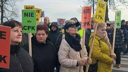 Odkąd projektanci firmy Egis i przedstawiciele CPK przedstawili swoje wizje, w naszym regionie odbyło się wiele protestów. Ostatnia pikieta została zorganizowana w Zakręciu pod Krasnymstawem w marcu