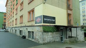 Jeszcze na początku tego stulecia działała tu kultowa Dziekanka.