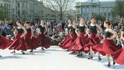 Roztańczony plac Litewski. Była specjalna okazja. Galeria zdjęć