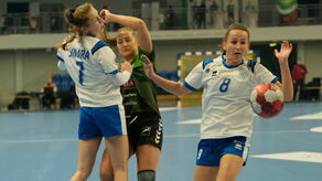 Stela Posavec (pierwsza z prawej) w przyszłym sezonie będzie występować w MKS FunFloor Lublin
