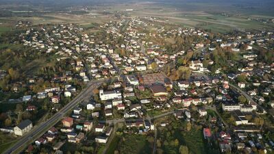 Kurów (na zdjęciu) w tym roku zyska lepsze połączenie z Markuszowem. Dwa fragmenty drogi powiatowej pomiędzy tymi miejscowościami zostaną w tym roku wyremontowane 