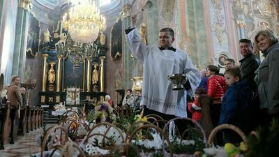 Wielka Sobota, czyli z koszyczkiem do kościoła. Zdjęcia