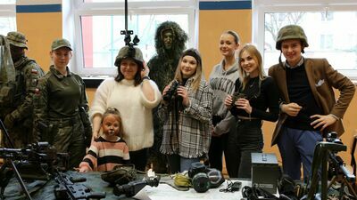 Karabiny, wyrzutnie i grochówka. Wojskowy piknik w "Szpulkach". Zdjęcia