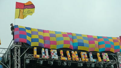 Scena koncertowa stanęła na terenach zielonych w pobliżu ul. Rusałka