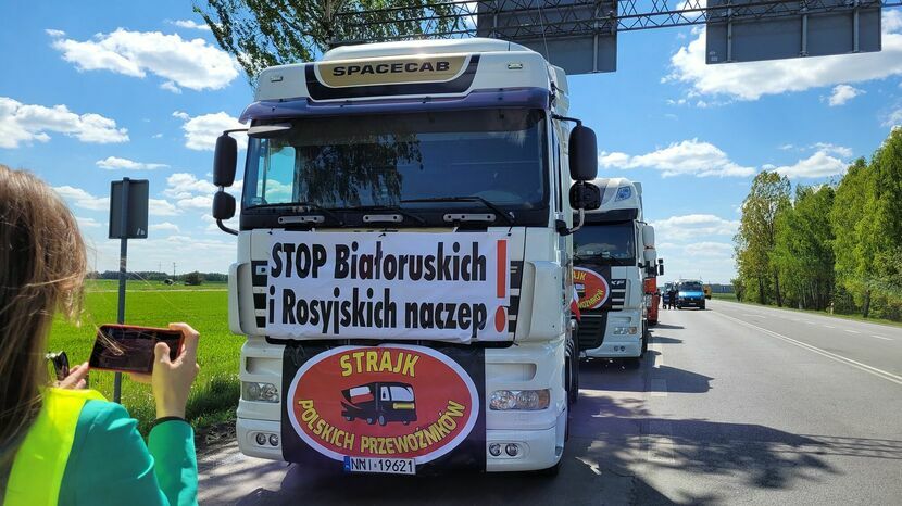 W Koroszczynie protestuje ok. 100 przewoźników