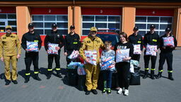 Uroczyste przekazanie poduszek dla mundurowych i cywilnych pracowników komendy w Zamościu odbyło się w środę