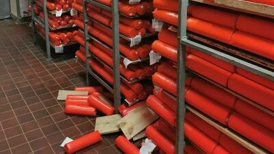 Kobieta zginęła przygnieciona serami