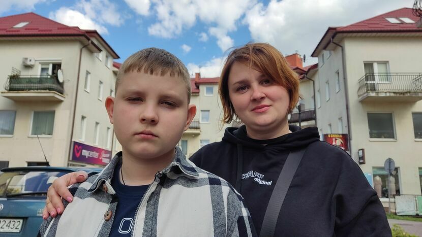 Mama i 11–letni Artem Sokołow z Charkowa liczą, że  zabieg w Łęcznej otworzy nowe życie chłopczykowi