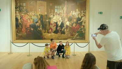 Zamek podbity przez zwiedzających. Nocą i za darmo 