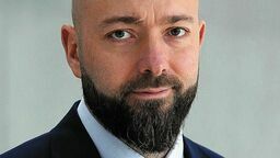 Wszyscy producenci branży nawozowo-chemicznej w Europie mierzą się z identycznymi problemami. Poza wspomnianym już BASFem, problemy i ograniczenia produkcyjne mają także rumuński Azomures, Yara w Norwegii, CF Industries w Wielkiej Brytanii, Fertiberia w Hiszpanii, litewska Achema, czy OCI w Geleen w Holandii. Takich przykładów mógłbym podać znacznie więcej. Jeszcze raz podkreślę: to nie jest kwestia, która dotyczy tylko naszej Spółki – mówi Marcin Kowalczyk, prezes Grupy Azoty Puławy