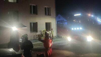 Starsza kobieta spała, a w mieszkaniu wybuchł pożar 