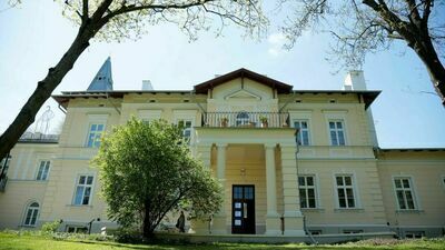 Freski i mozaiki zostały. Pałac w Jastkowie już po wielkim remoncie. Zdjęcia