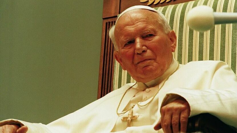 Jan Paweł II urodził się jako Karol Wojtyła 18 maja 1920 roku w Wadowicach