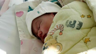 Było 500, PiS dodaje 300, będzie 800 plus na dziecko. A rodzi się ich coraz mniej