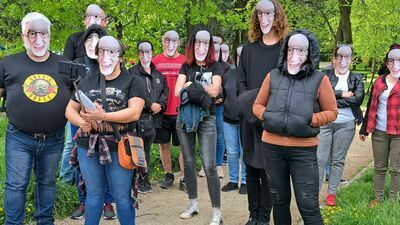 Po śmierci Eryka w Zamościu. Marsz Rodziców i... ludzi w maskach - twarz jednego mężczyzny