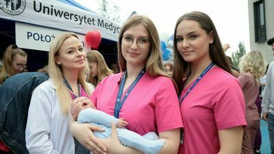 Dni Otwarte przed Centrum Symulacji Medycznej