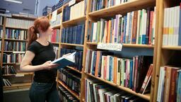 Księgarnia obecnie mieści się na parterze Collegium Jana Pawła II, w pomieszczeniu współdzielonym z szatnią