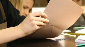 Warsztaty introligatorskie w Domu Słów