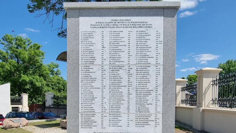 Odrestaurowany pomnik 24. Pułku Ulanów w Kraśniku<br />
<br />
 